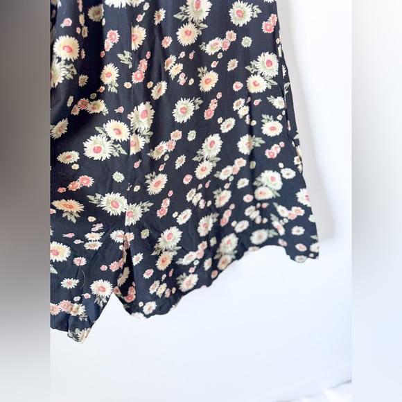 Vintage Floral Romper - Picture 3 of 4